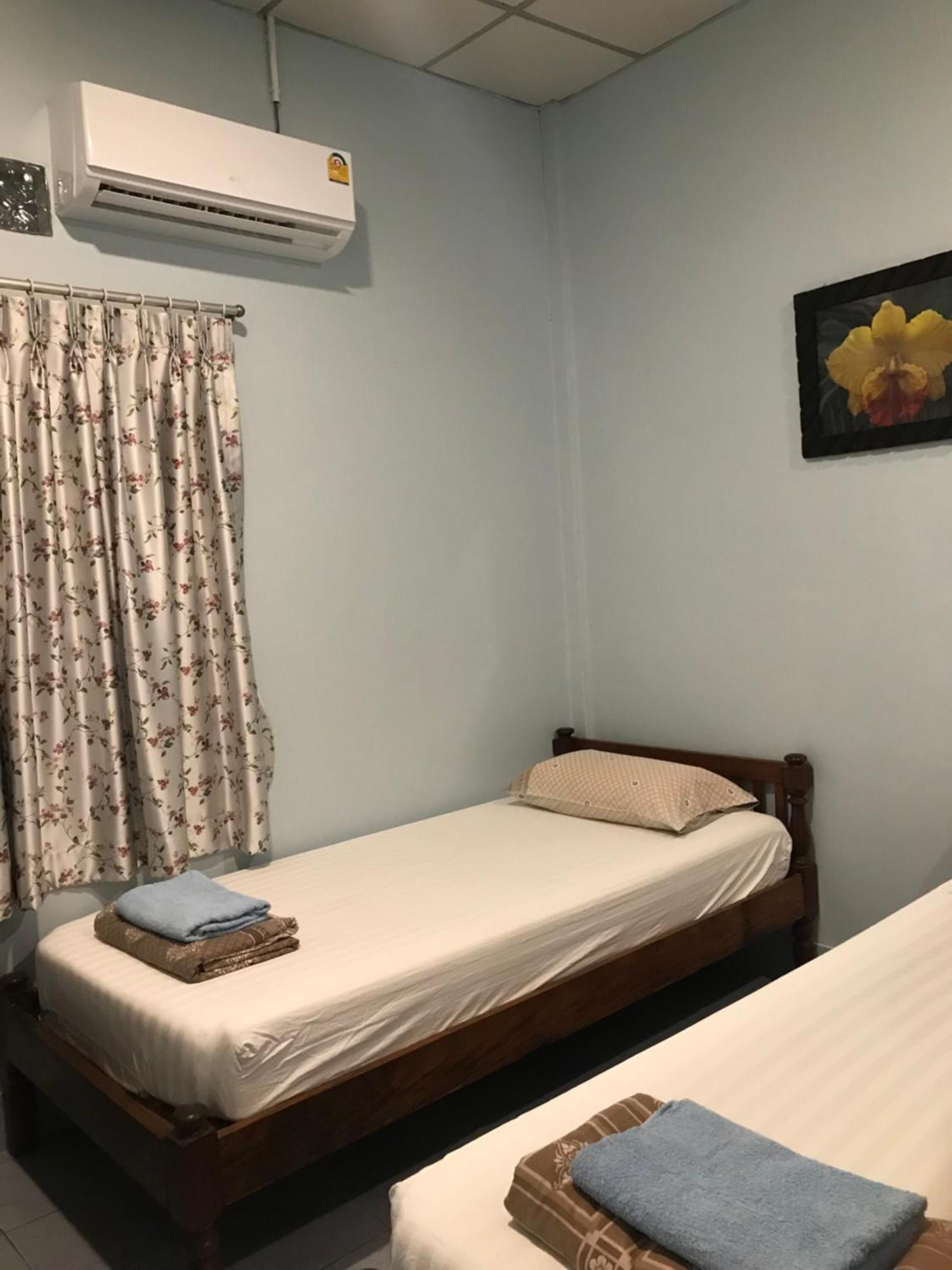 Vitoonguesthouse2Fanrooms & Aircondition Sukhothai Ngoại thất bức ảnh