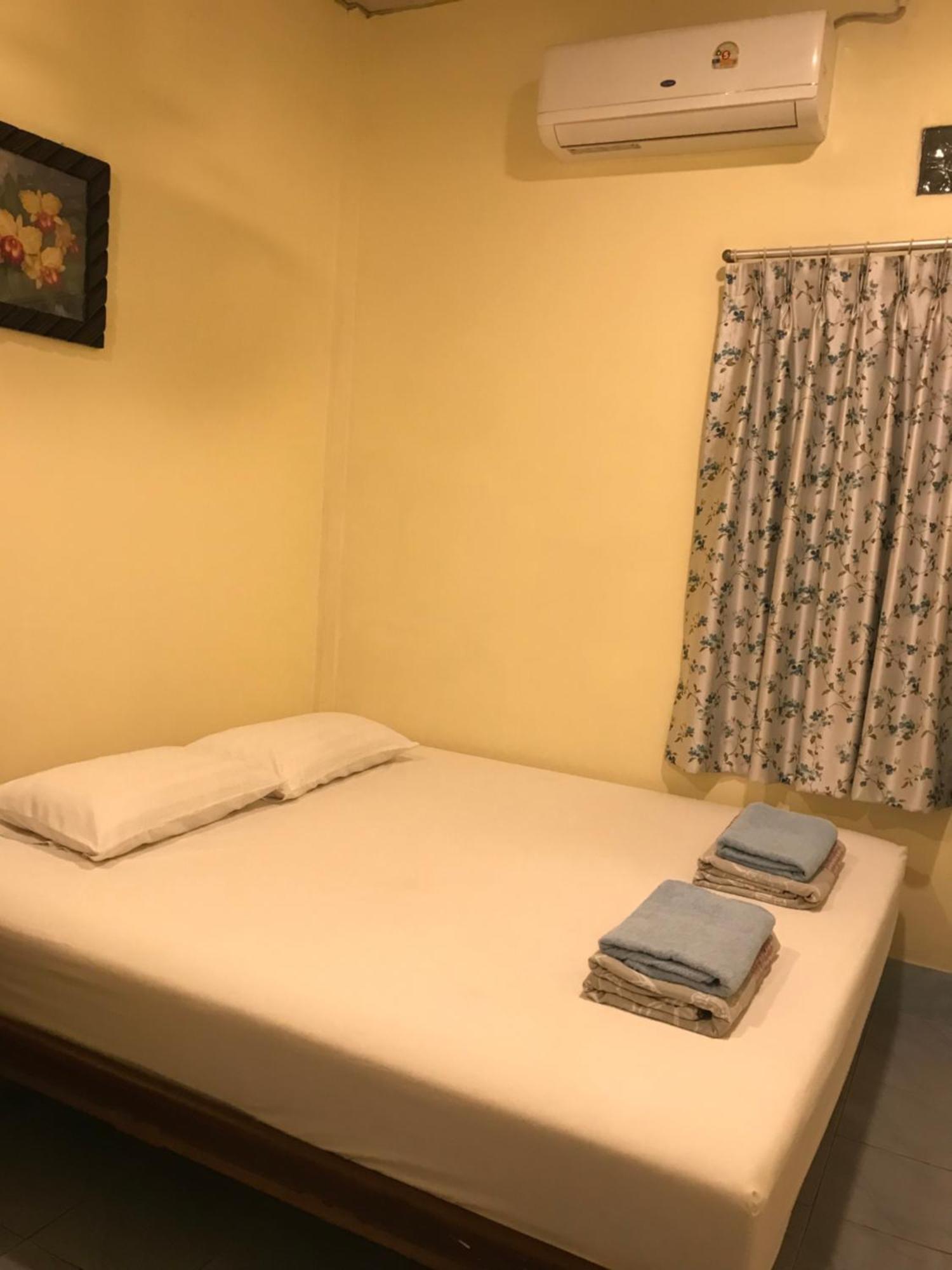 Vitoonguesthouse2Fanrooms & Aircondition Sukhothai Ngoại thất bức ảnh