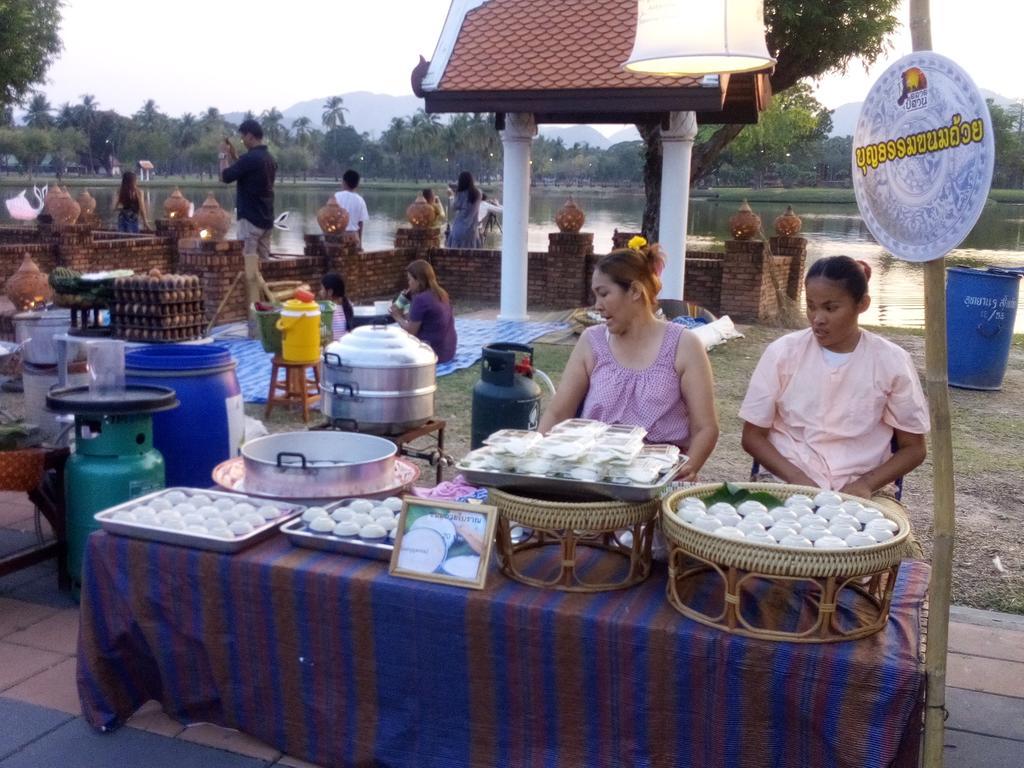Vitoonguesthouse2Fanrooms & Aircondition Sukhothai Ngoại thất bức ảnh